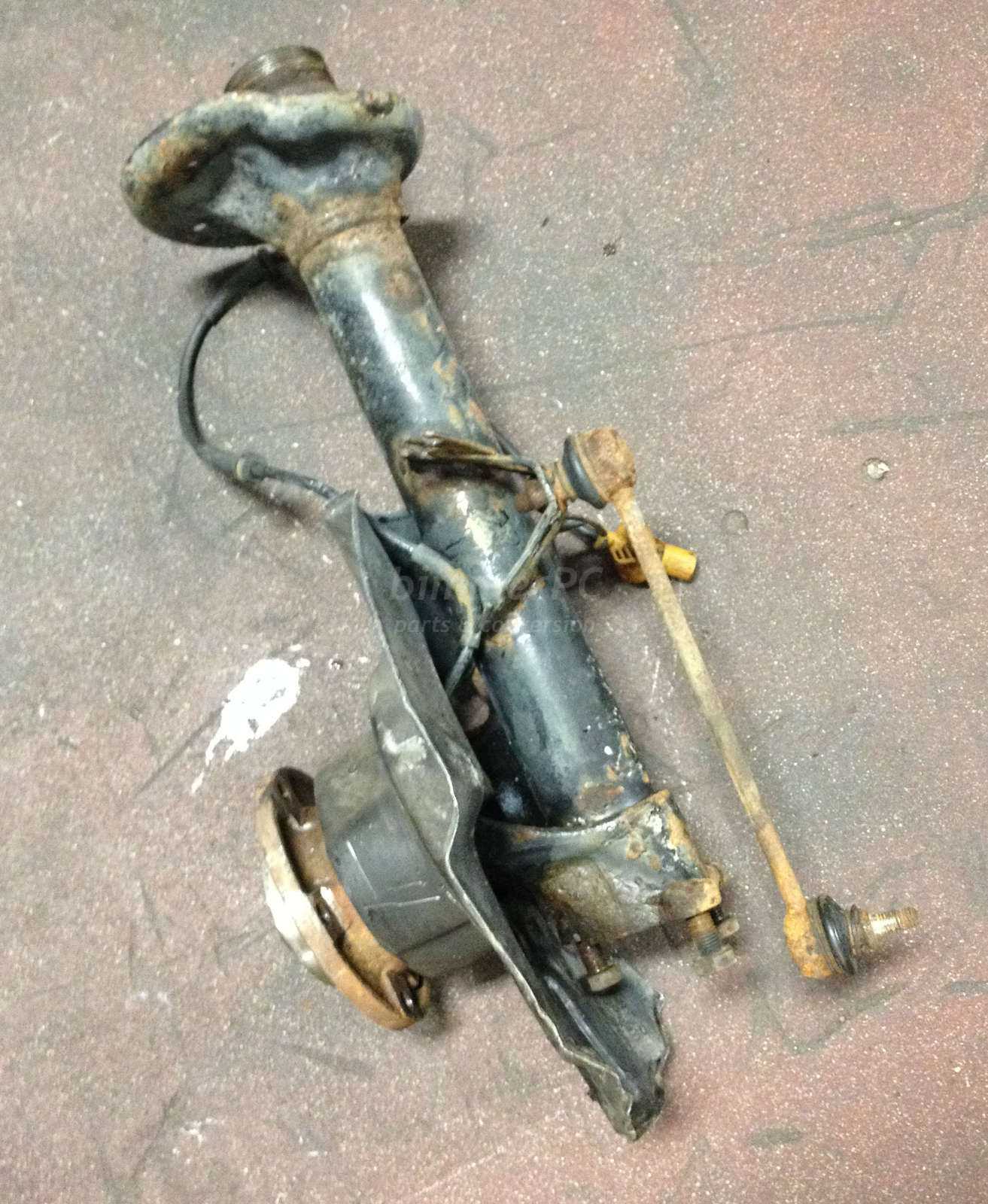 Genuine BMW E34 M5 Front Right Passengers Strut Housing Shock Wheel