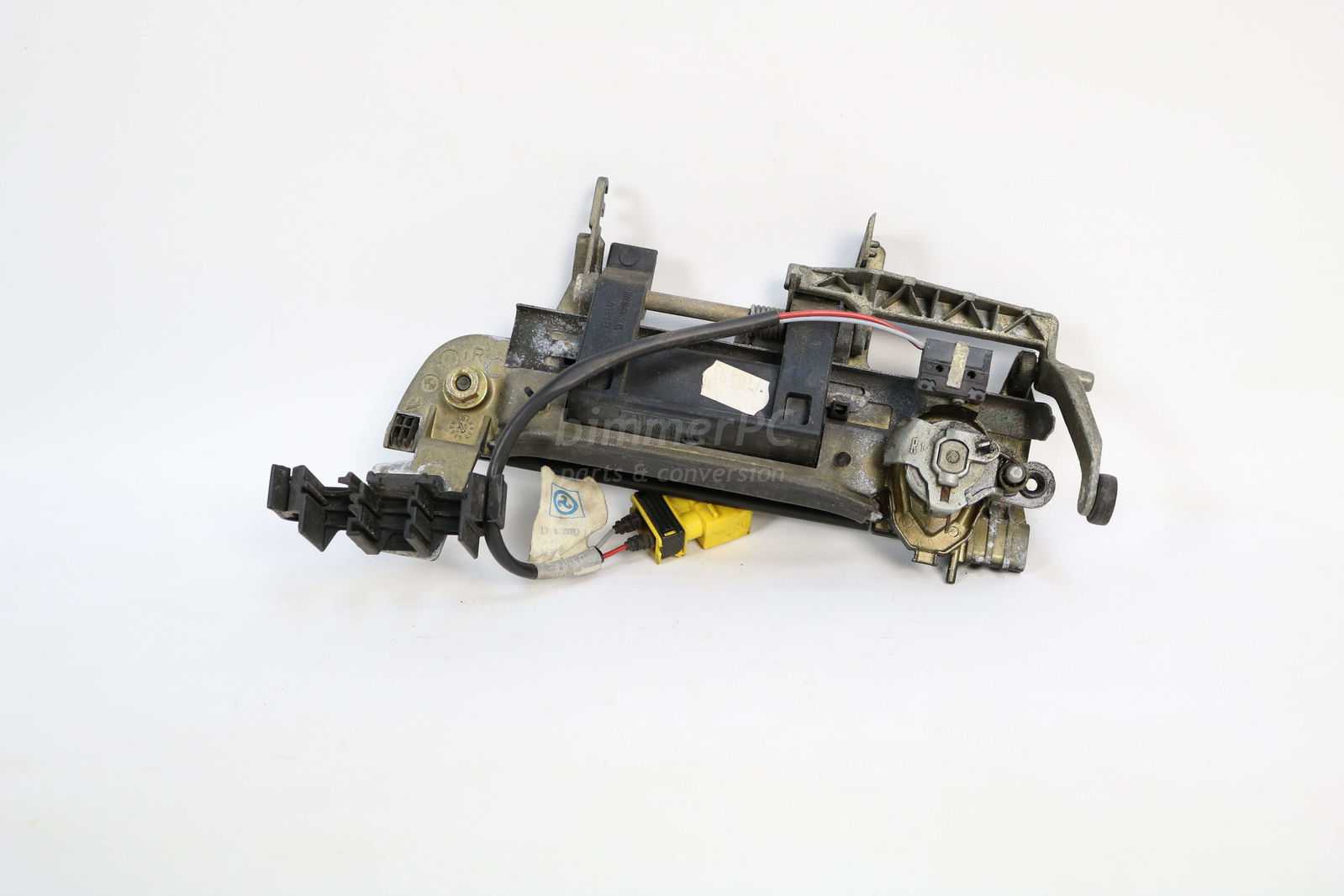 Picture of BMW 51218148618 Front Right Passengers Door Handle E34 Late for sale