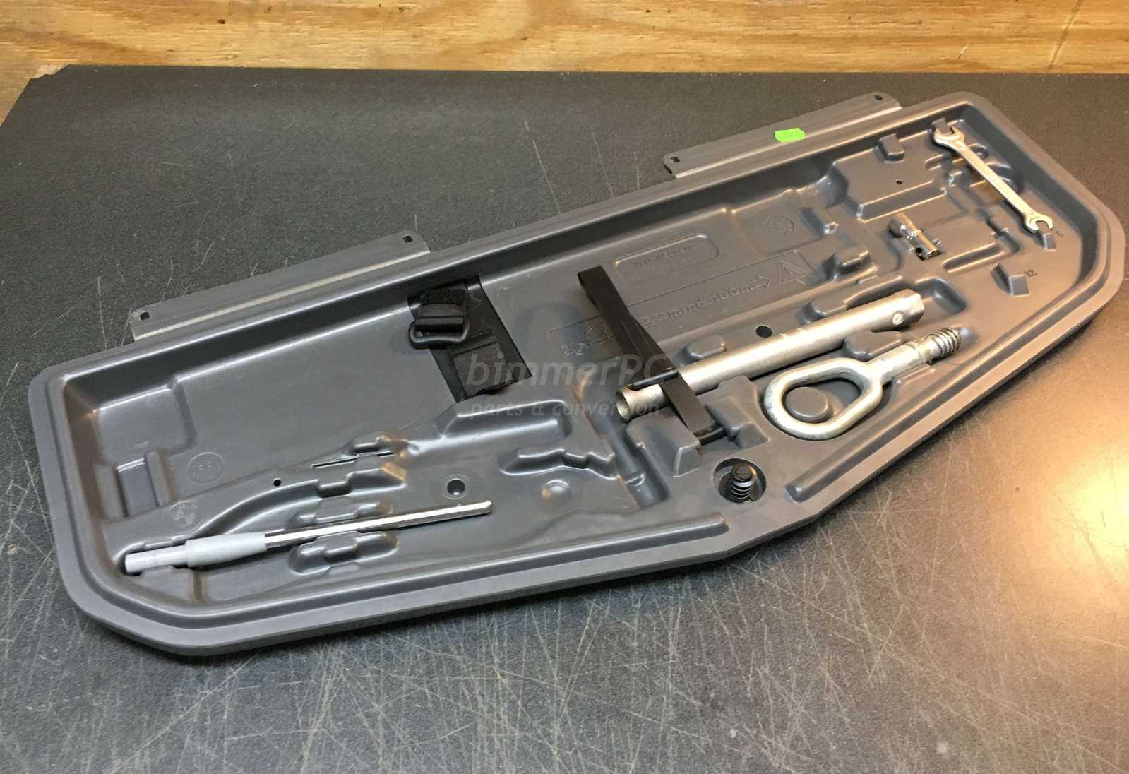 BMW Factory Tools Set Trunk Kit E39 540i 530i 528i E38 740iL 750iL E31 19912003 eBay