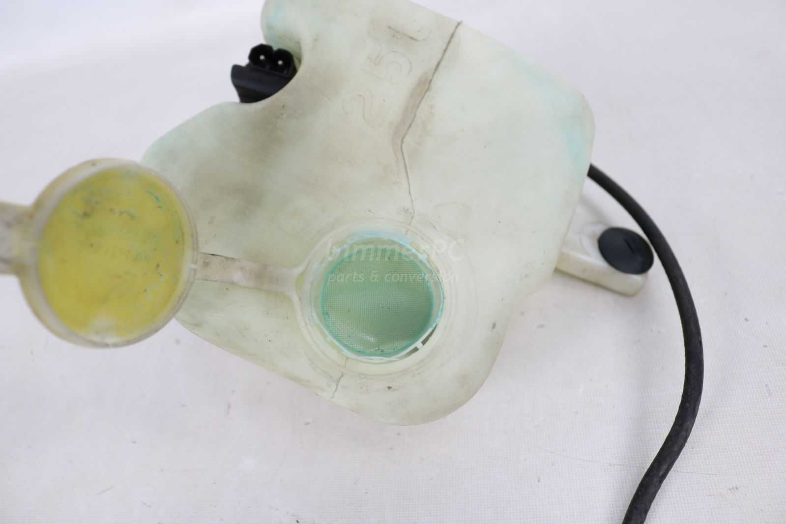 BMW E36 3Series Z3 Windshield Washer Fluid Reservoir Tank w Pump 1992