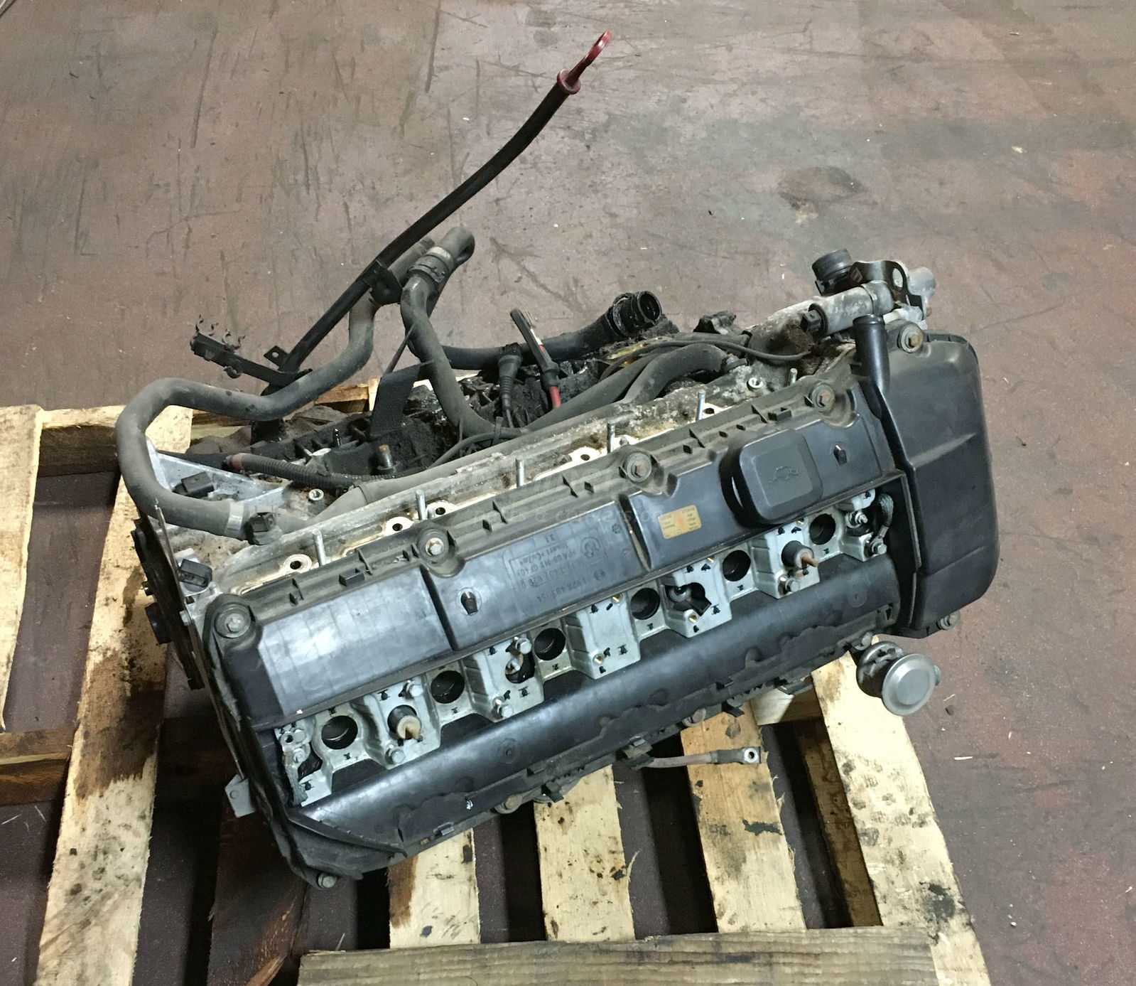 BMW E46 323i Engine Motor M52tu B25 Inline 6 Cylinder 323Ci 19992000