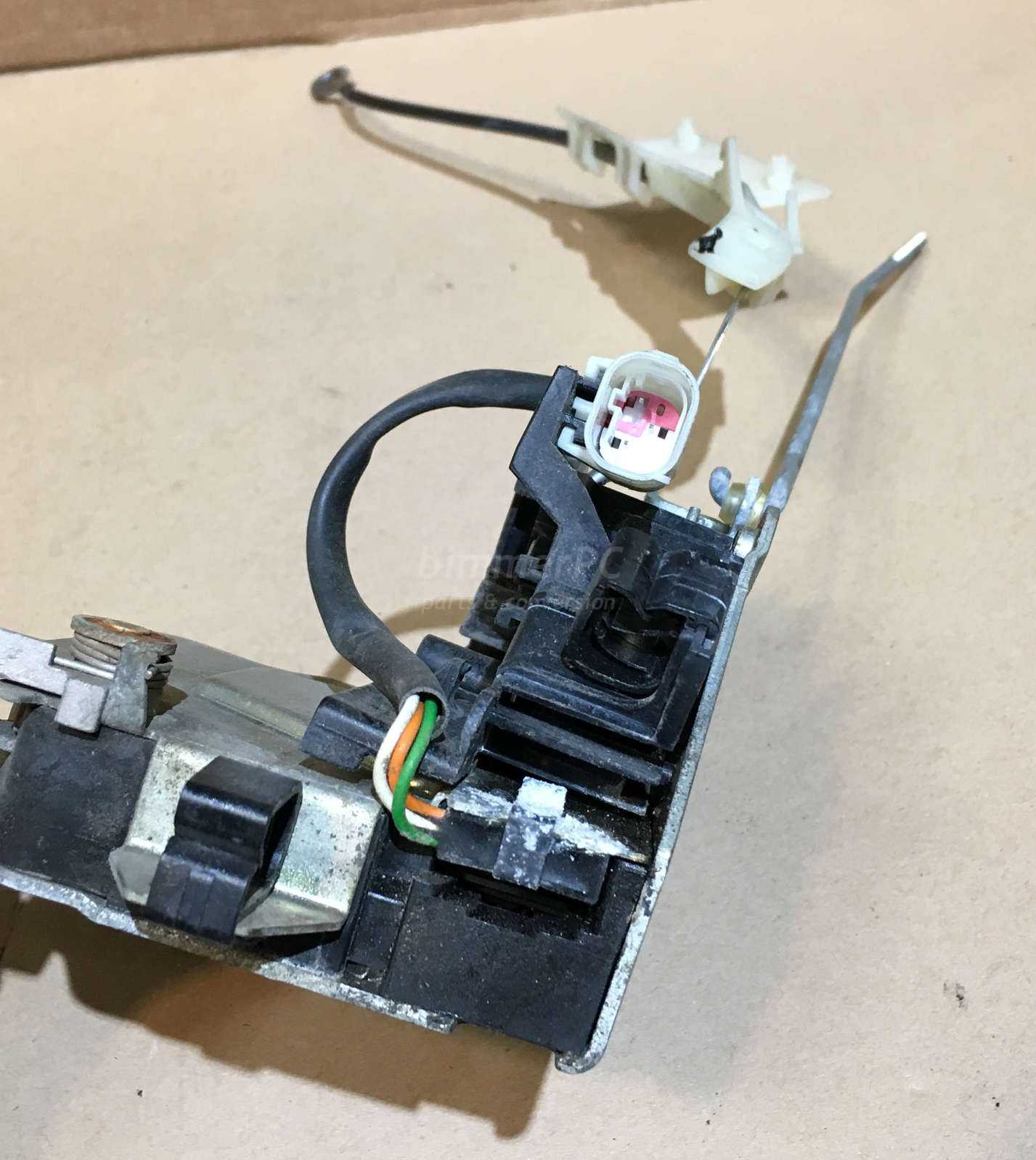 BMW E38 7Series Right Front Passengers Door Latch Lock 740iL E39 1995