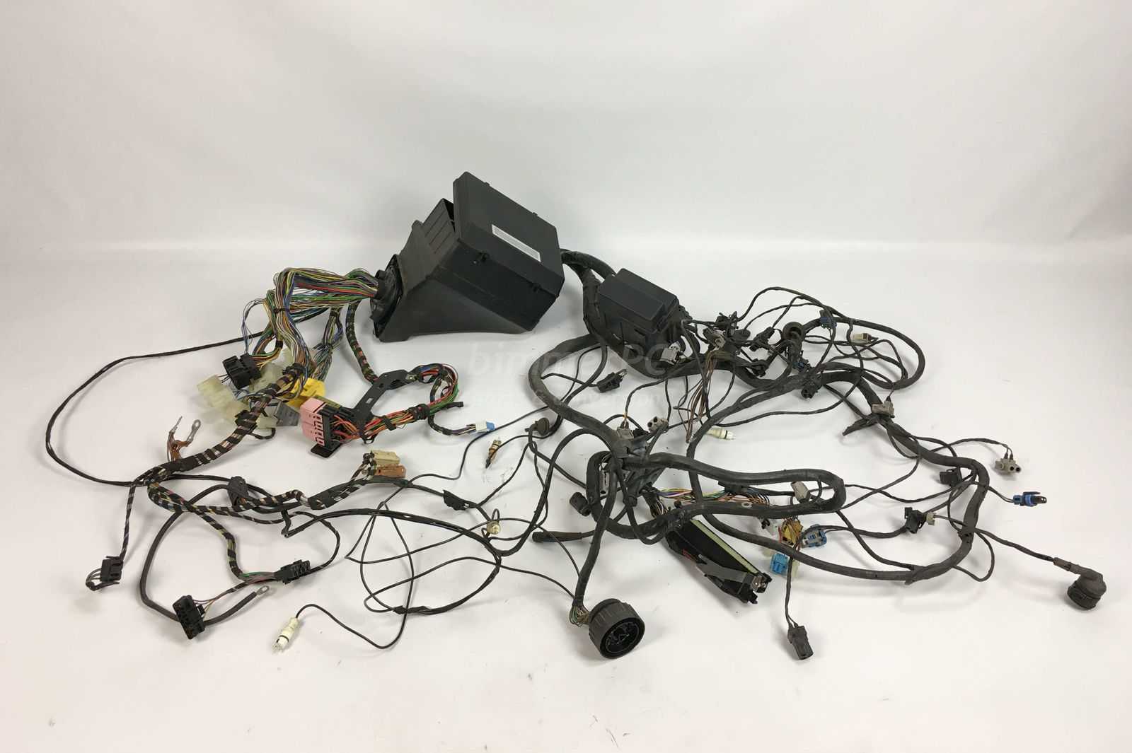 Picture of BMW 61108366931 Engine Bay Wiring Harness E34 540i 530i 530iT  1/94 to