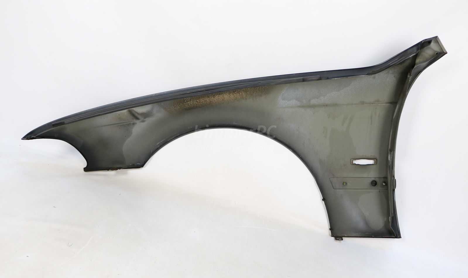 Picture of BMW 41358162134 Passengers Right Front Fender E39 for sale