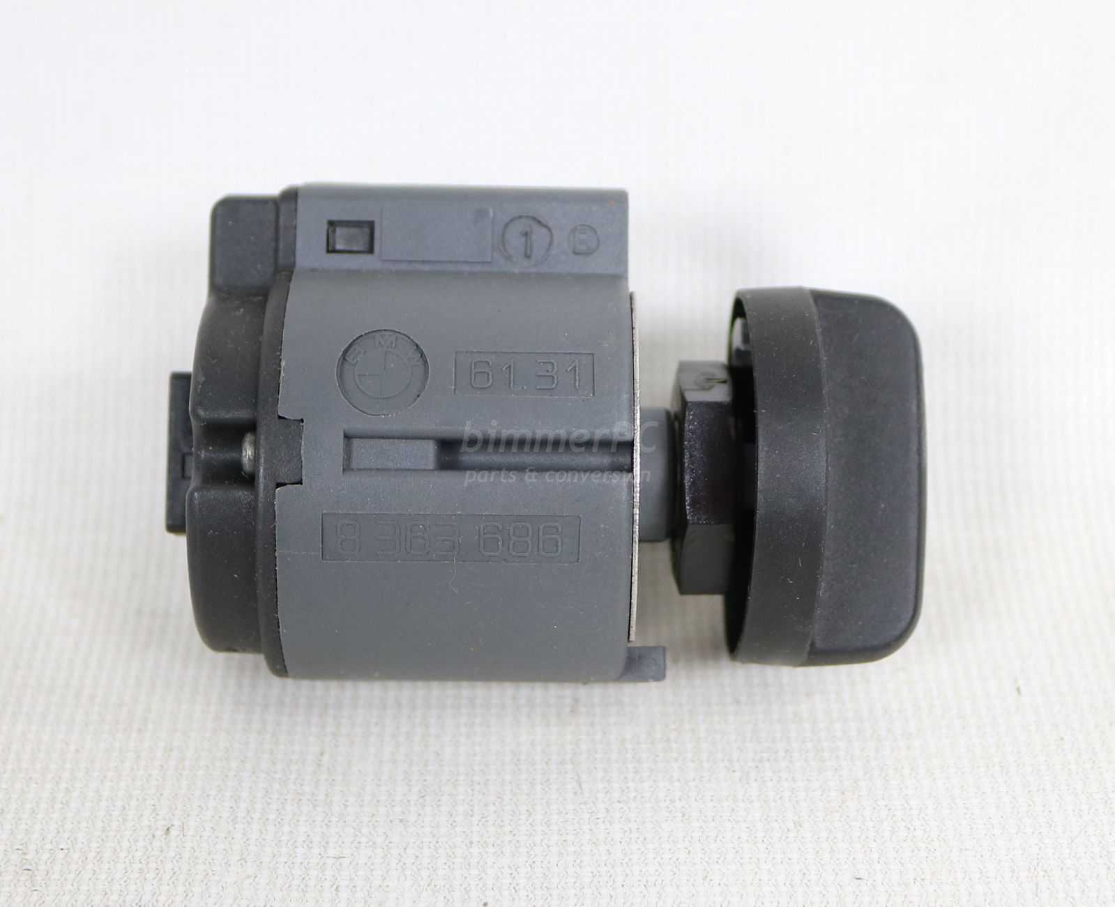Picture of BMW 61318363686 Fog Lamps Switch Foglights E38 E39 for sale
