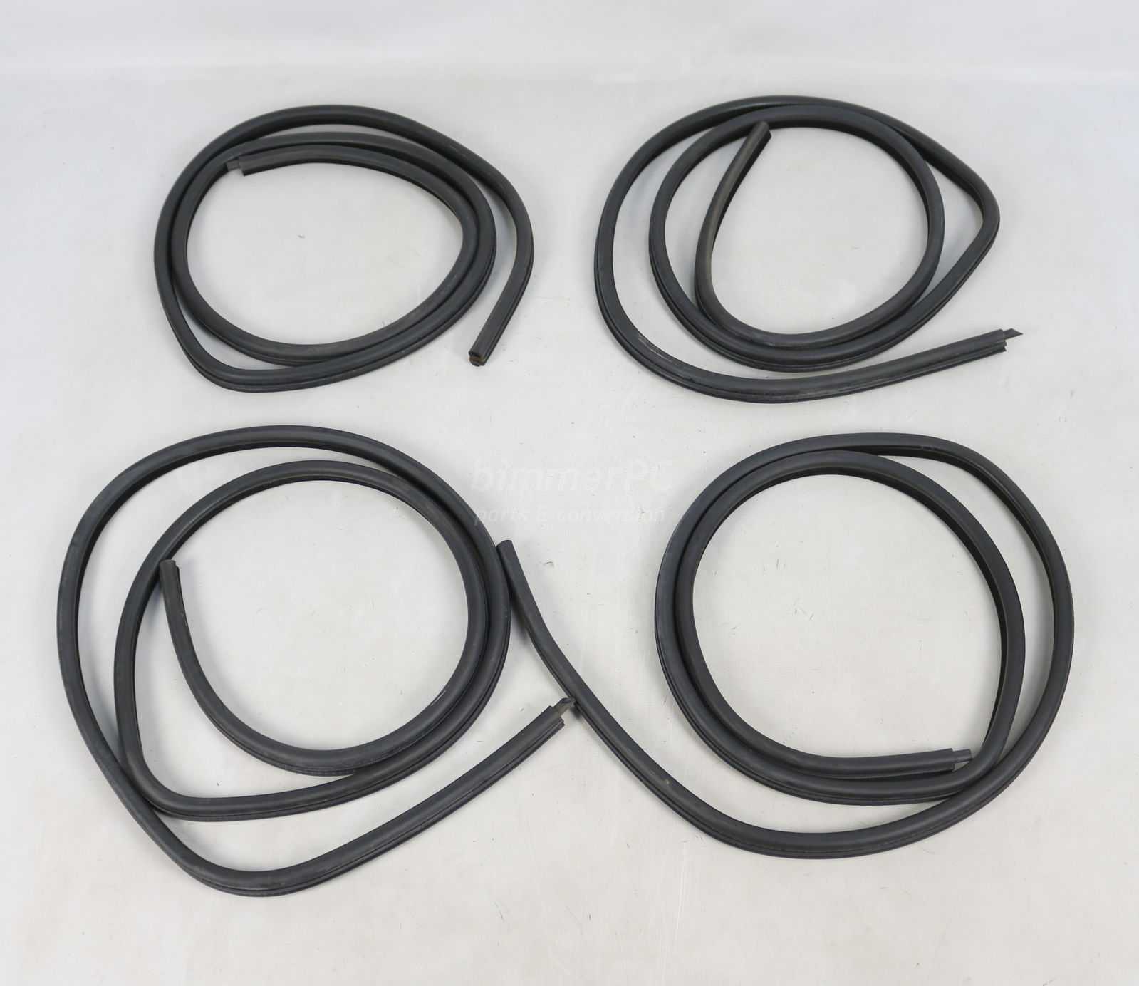 BMW E46 Sedan Doors Gaskets Rubber Seals Edge Trims Front Rear Set 1999