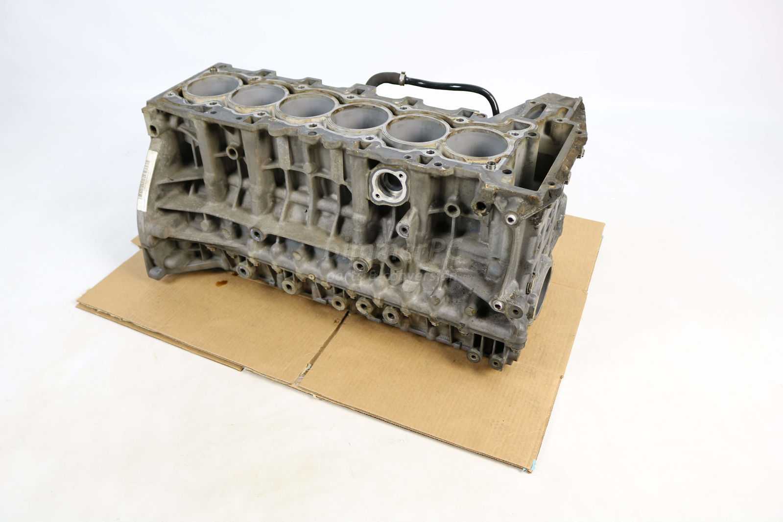 BMW N52 Inline 6 Cylinder Engine Bare Motor Block E90 E91 E60 E85 2005