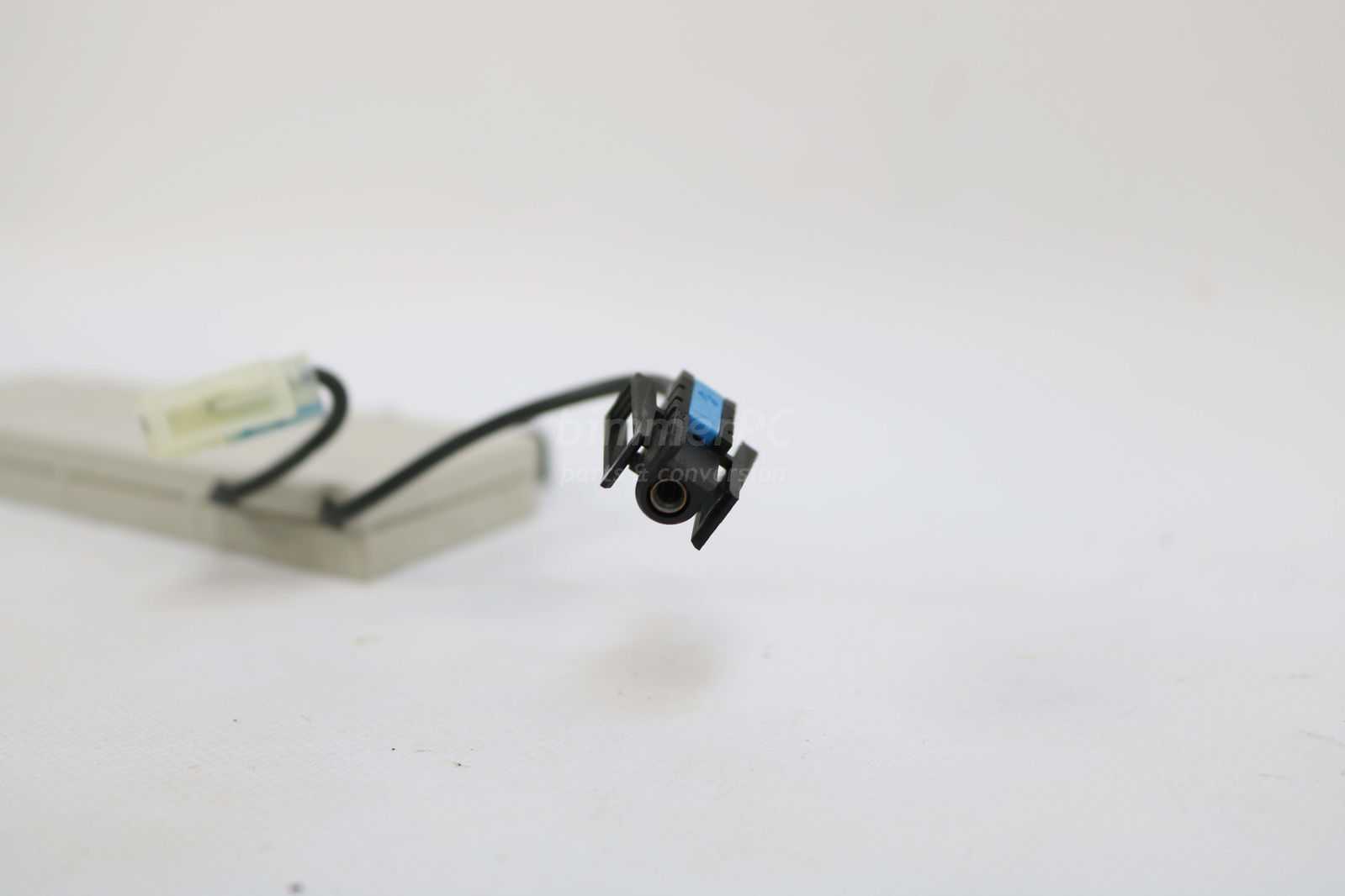 BMW E39 5Series E38 Left Rear Side Radio Antenna Module Unit 19952001