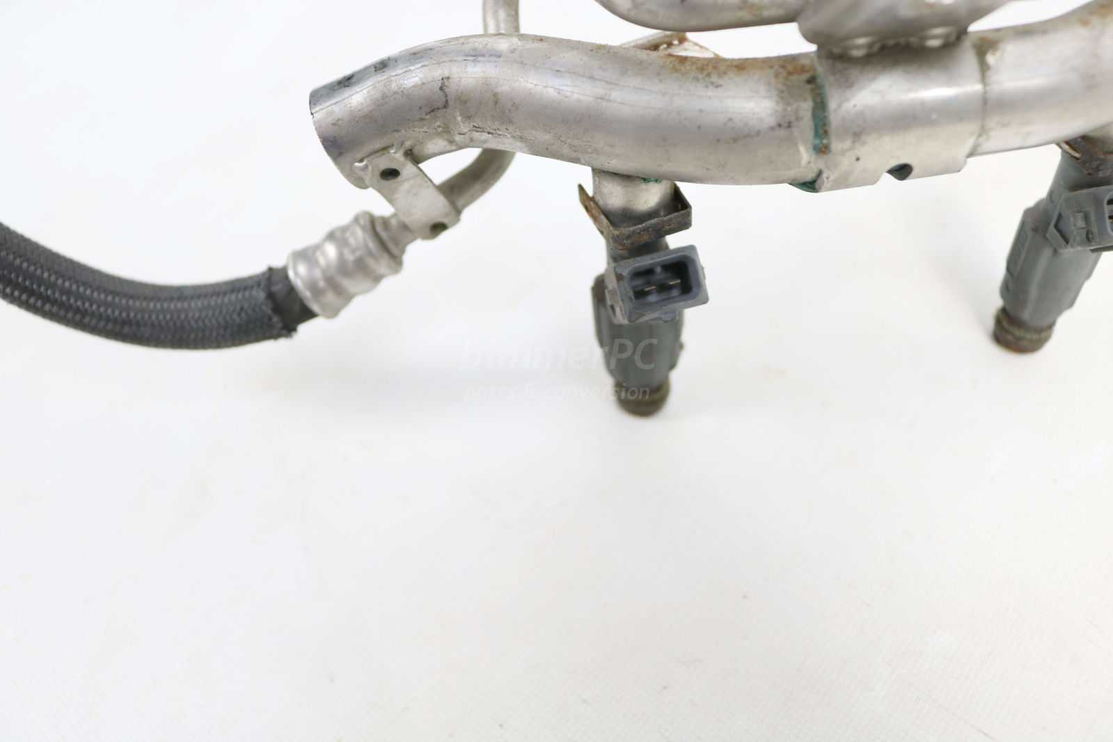 BMW E38 740iL Fuel Rail with Injectors M62tu V8 E39 E53 X5 19992001