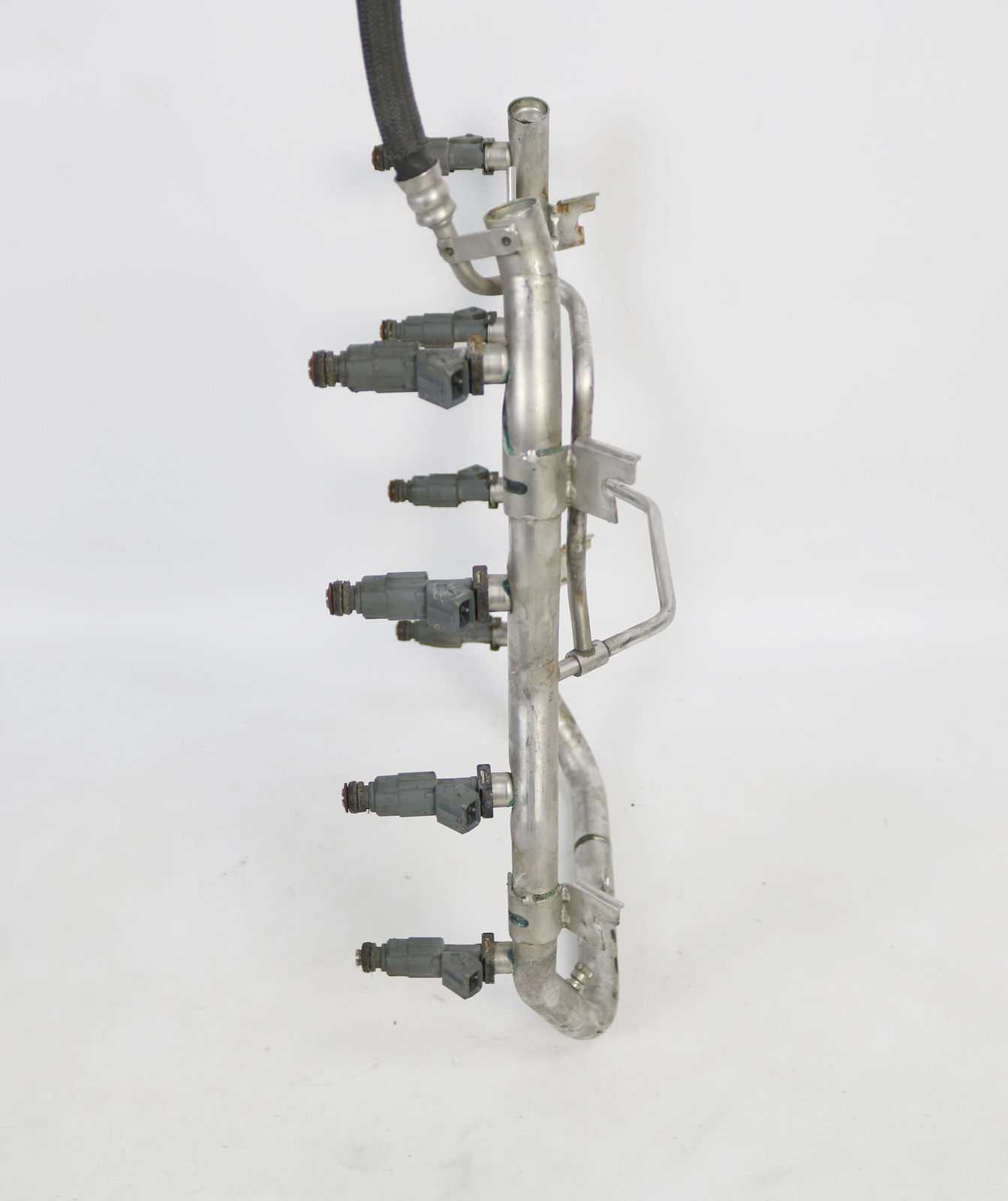 BMW E38 740iL Fuel Rail with Injectors M62tu V8 E39 E53 X5 19992001