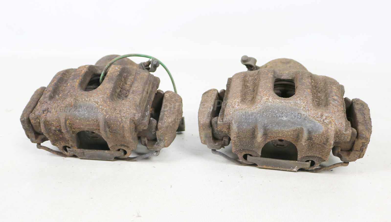BMW E34 5Series Front Brakes Calipers Left Right Set 535i 525iT 1989