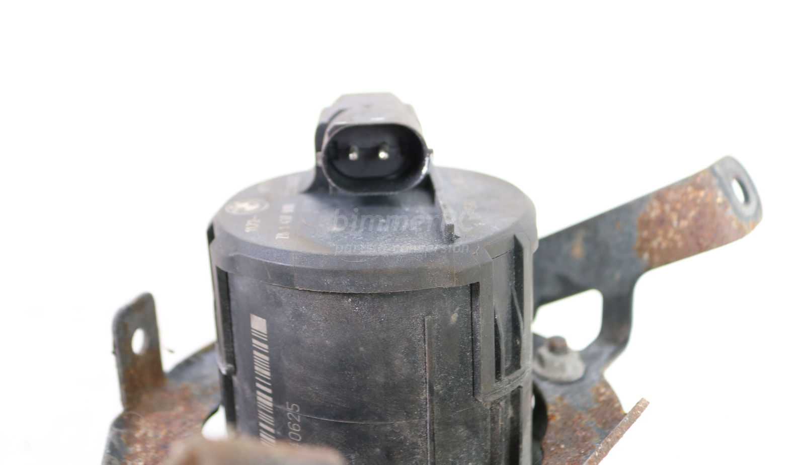 Picture of BMW 11721437910 Secondary Air Injection Emissions Smog Pump M62tu E53 V8 Early for sale