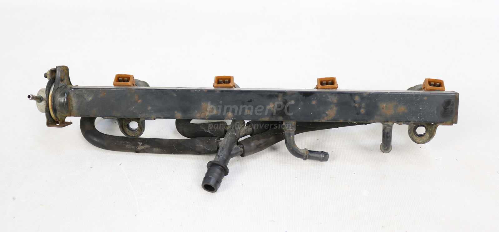 BMW E36 3-Series M42 4-Cylinder Engine Fuel Rail w Injectors 318is 1994