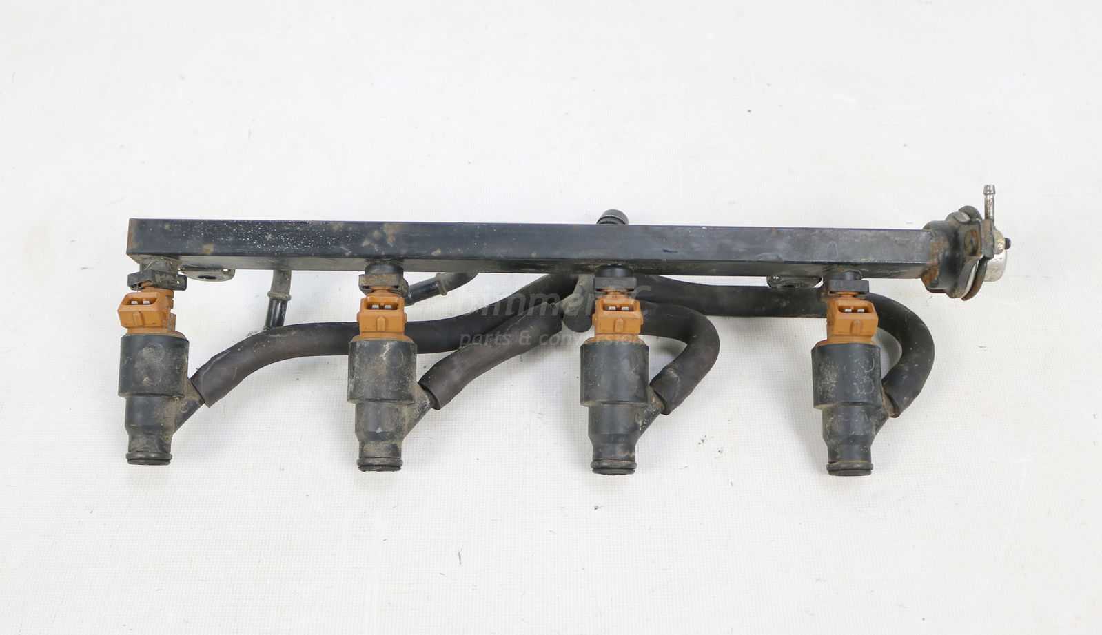 BMW E36 3-Series M42 4-Cylinder Engine Fuel Rail w Injectors 318is 1994