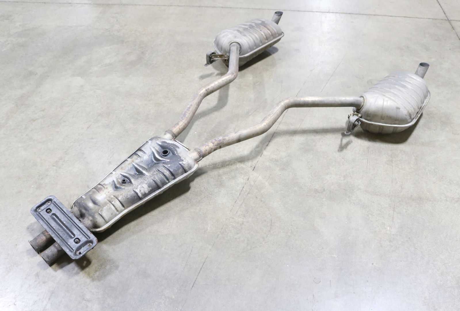 BMW E38 740i V8 Catback Rear Mufflers Exhuast System w Resonator 1999