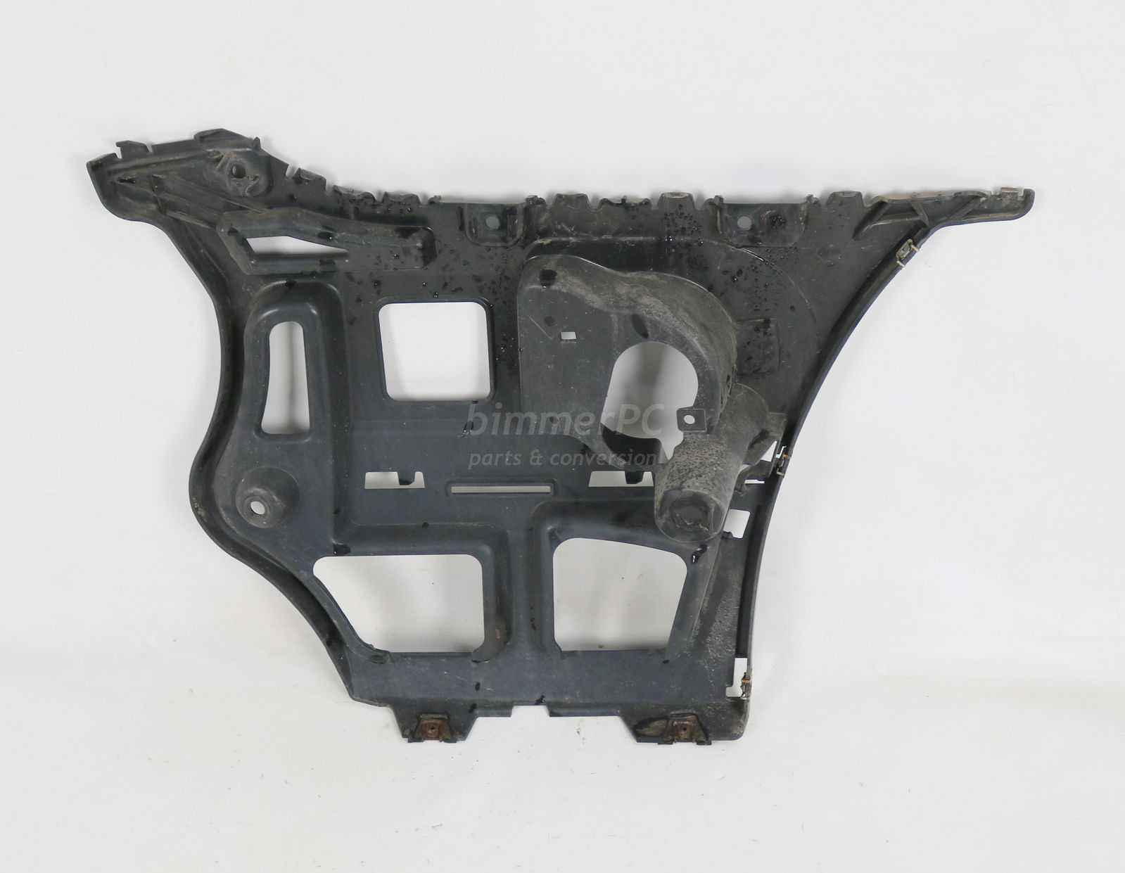 Picture of BMW 51127202667 Left Rear Bumper Mounting Guide Bracket E90 LCI Late for sale